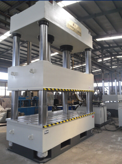 YL32-500T防雨棚，專(zhuān)用油壓機(jī)（四柱液壓機(jī)）